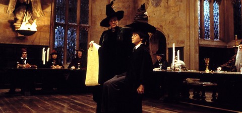 Harry Potter: Confira a ordem de lançamento dos filmes da saga do menino bruxo e dos derivados