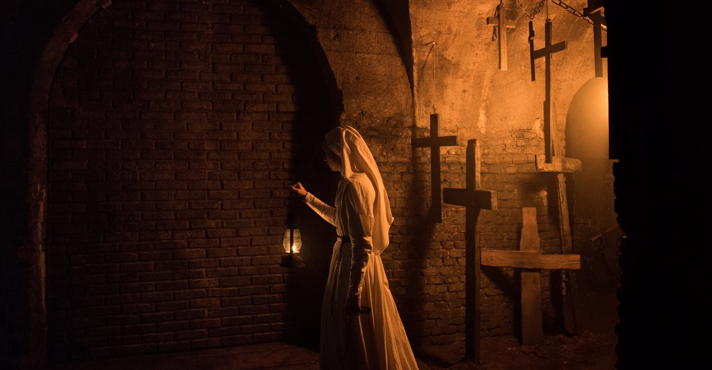 CÄlugÄriÈa Misterul De La ManÄstire Streaming