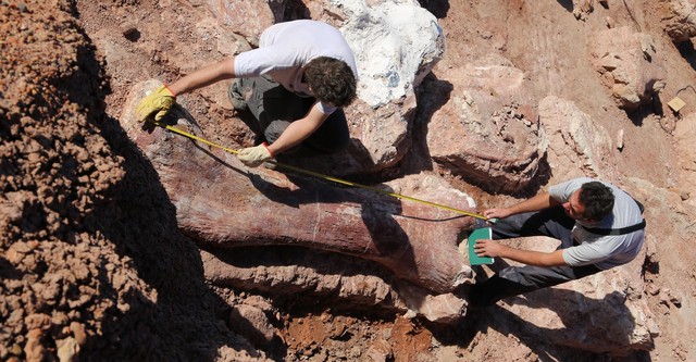 David Attenborough y el dinosaurio gigante