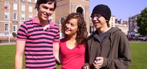 Die besten Filme und Serien mit Nicholas Hoult – und wo man sie streamen kann