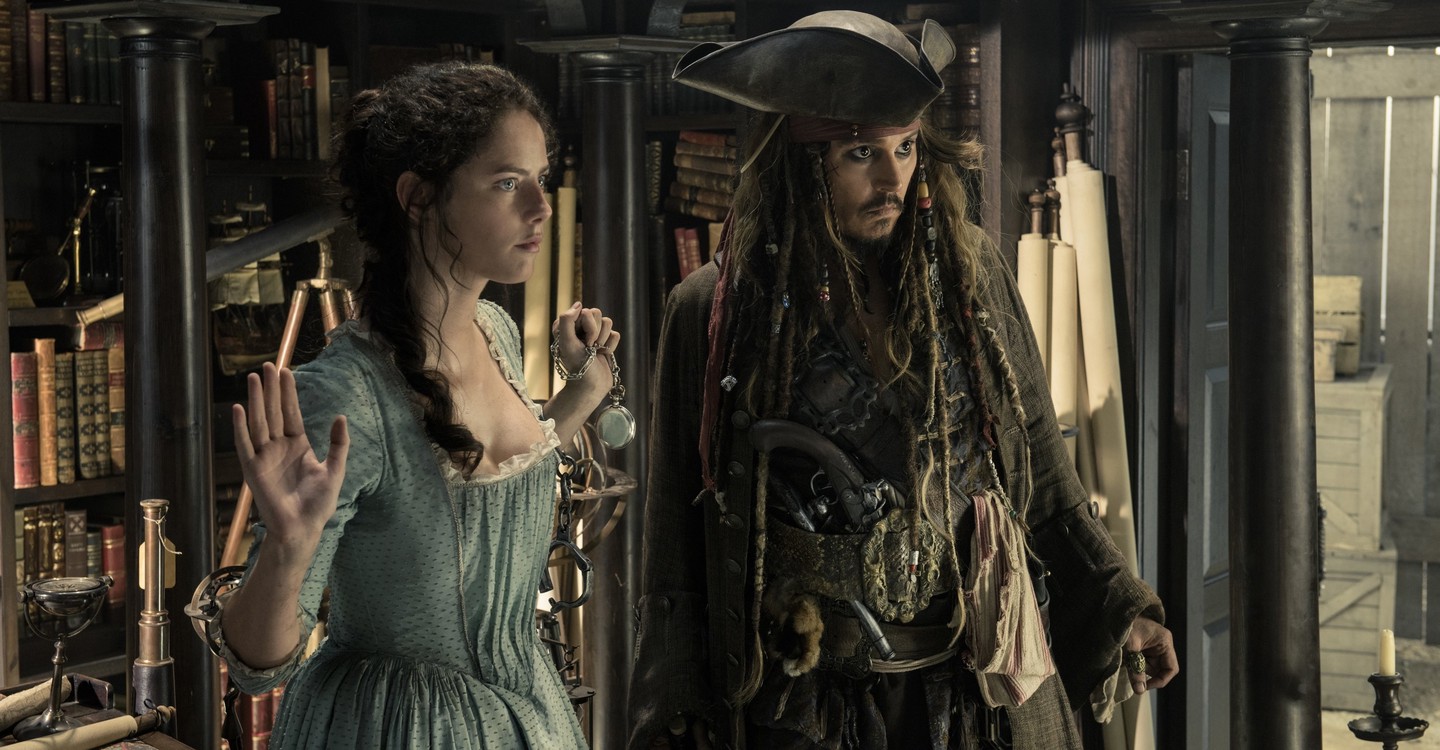 Piratas Del Caribe La Venganza De Salazar Online