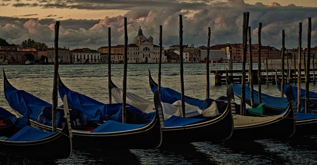 A Venezia... un dicembre rosso shocking