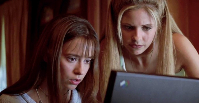 Da Jennifer Love Hewitt a Sarah Michelle Gellar: cosa fa oggi il cast di "So cosa hai fatto" (1997)?