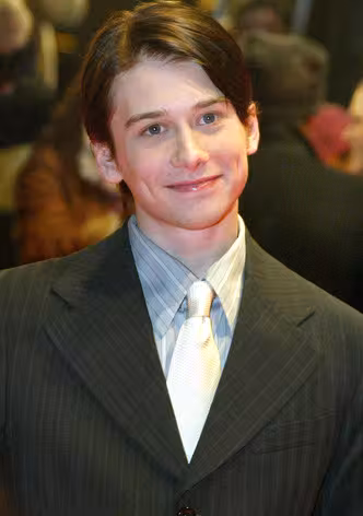 Lou Taylor Pucci
