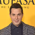 Skylar Astin
