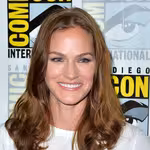 Kelly Overton