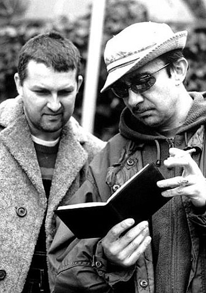 Kobieta z papuga na ramieniu