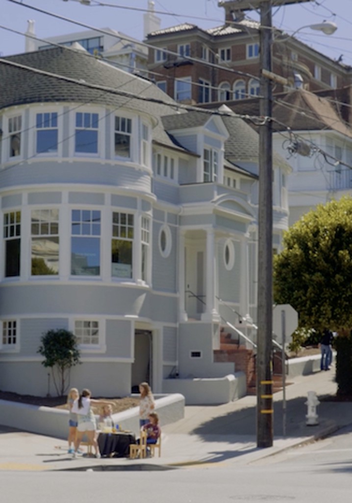 Dress Up Like Mrs. Doubtfire