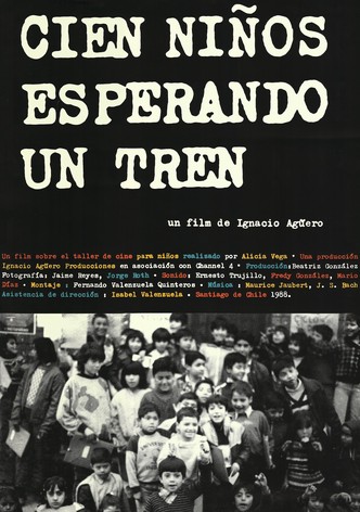 Cien niños esperando un tren