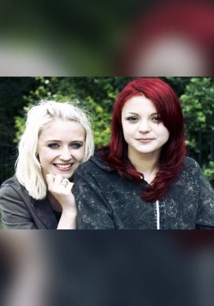 Skins Shorts: Naomily