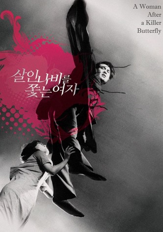 La femme qui poursuit le papillon mortel