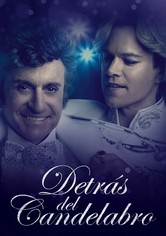 Detrás del candelabro