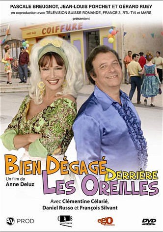 Bien dégagé derrière les oreilles