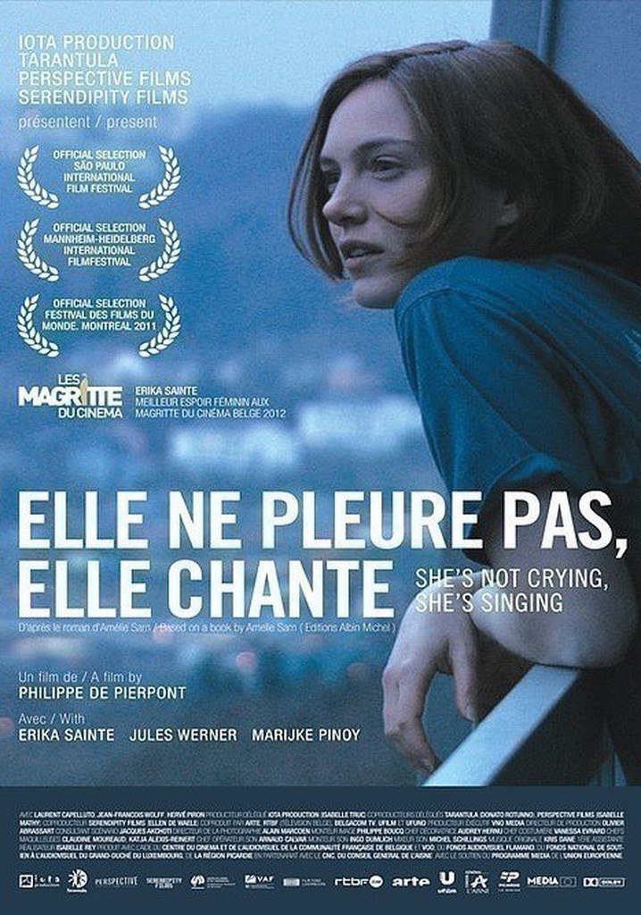 Ağlamıyor, Şarkı Söylüyor