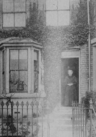 A Visit to the Spiritualist