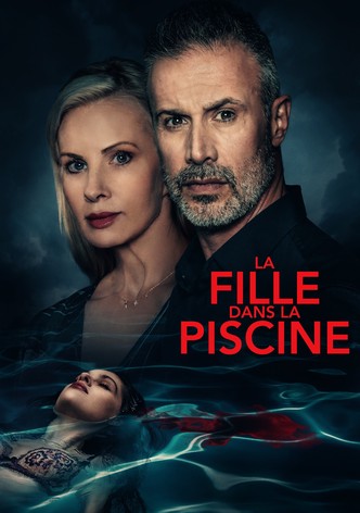 La fille dans la piscine
