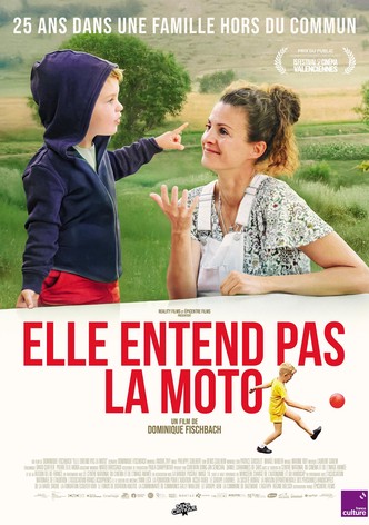 Elle entend pas la moto