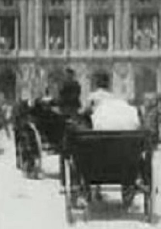 La foule sur la place de l’Opéra